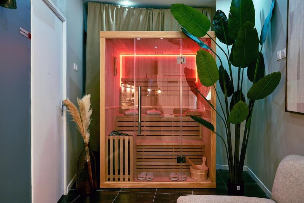Versailles Jacuzzi - Sauna - Rdc 2 Buitenkant foto
